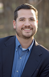 Arturo Lopez smiling headshot